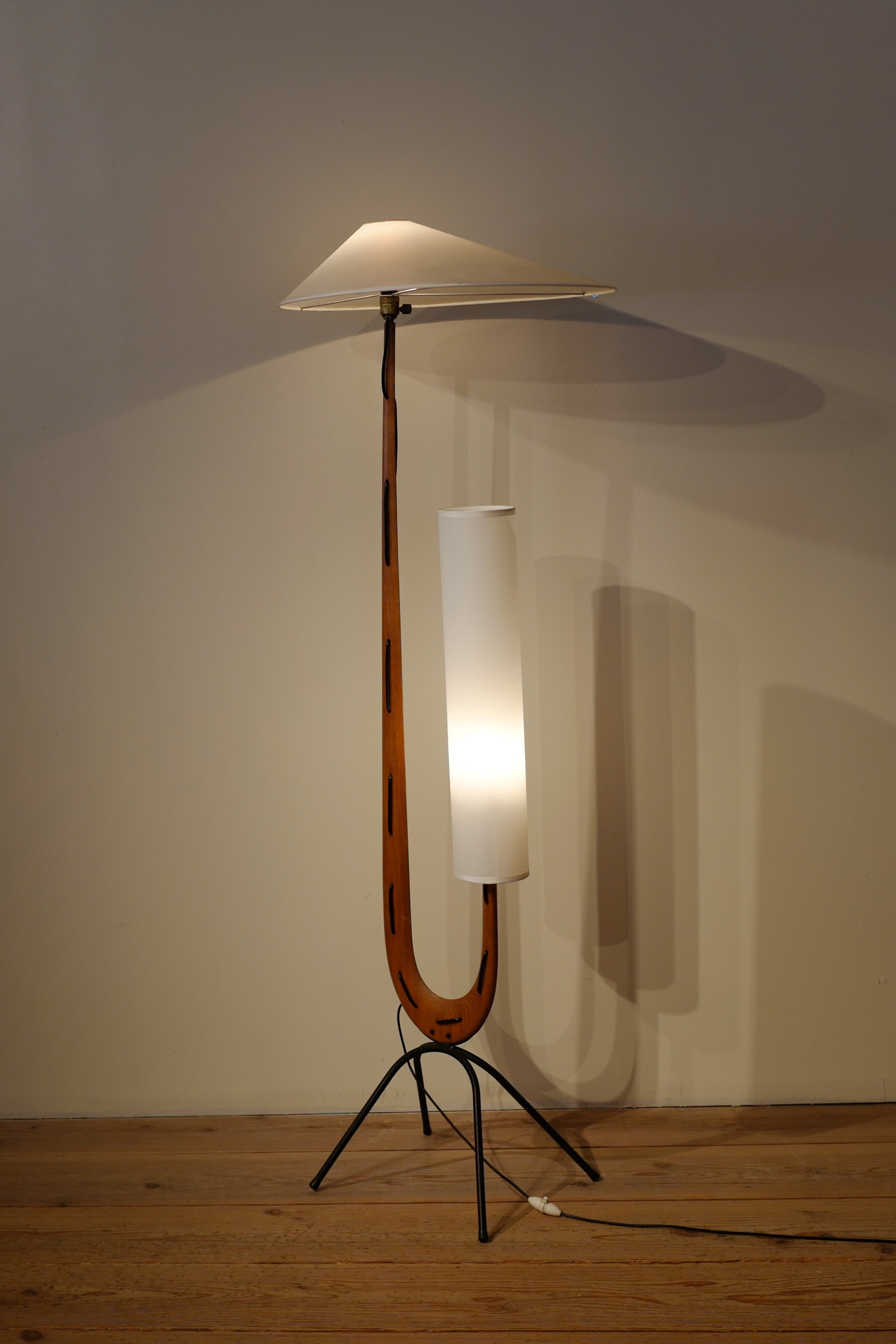 Jean Rispal / floorlamp N°14.505 “Giraffe” - HARRYS ANTIQUE MARKET ...